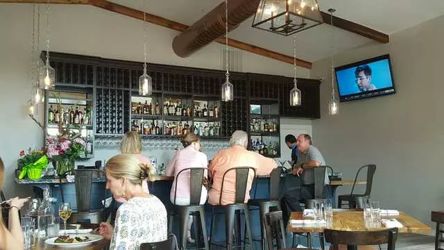 827 Rays Kitchen + Cellar