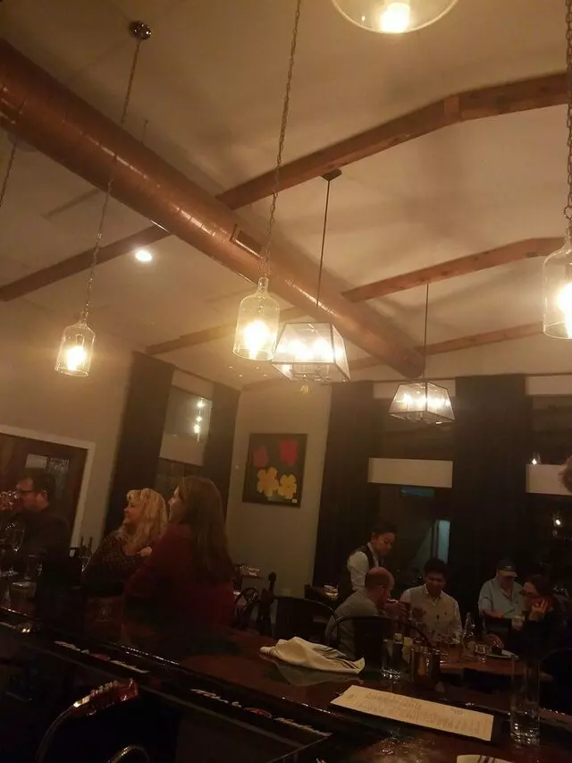 827 Rays Kitchen + Cellar