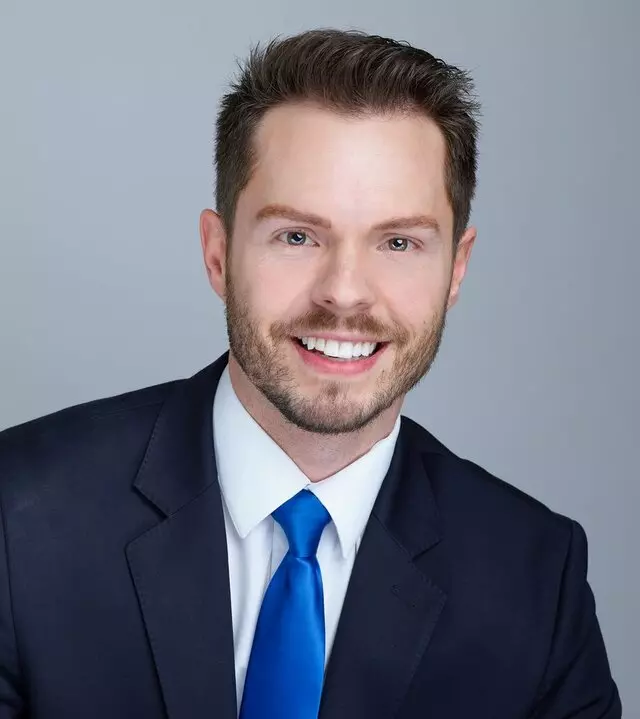 Aaron Mullens - The Groove Realty