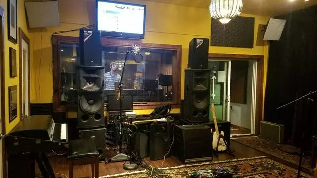 512 Studios