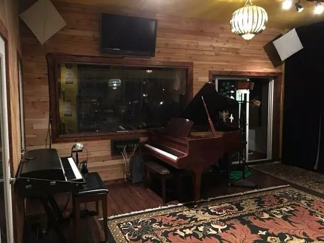 512 Studios