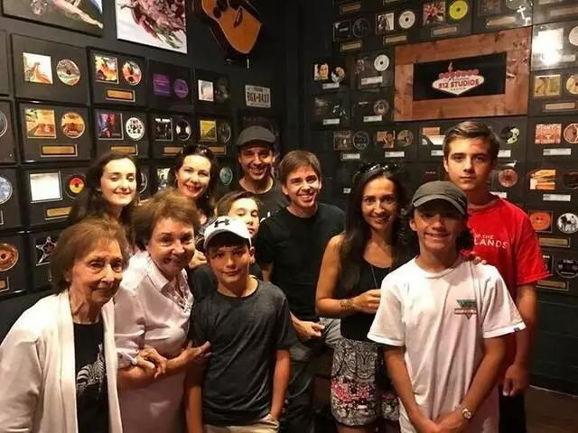 512 Studios