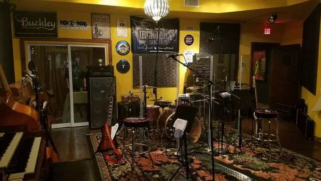 512 Studios