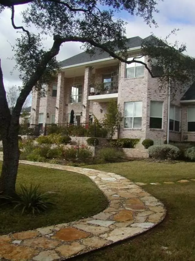 A Touch O’ Green Landscapes LLC.