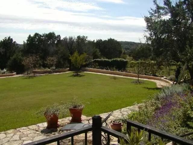 A Touch O’ Green Landscapes LLC.
