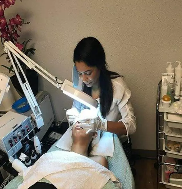 5Star Eyebrow Threading & Spa