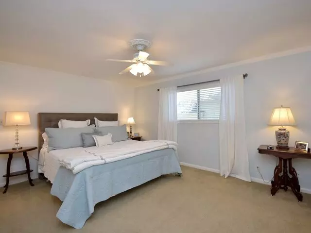 Amy Broline Sims - Roots Real Estate