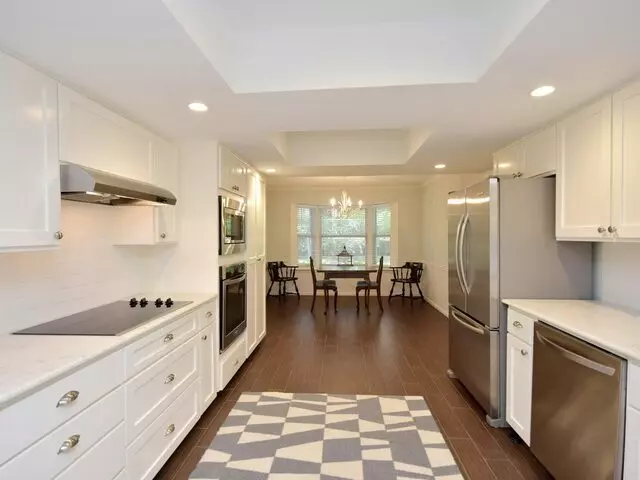 Amy Broline Sims - Roots Real Estate