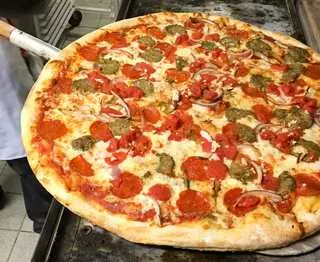 3 Train Pizzeria