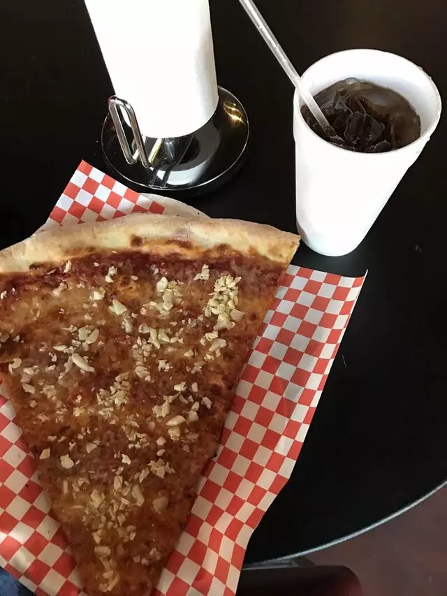 3 Train Pizzeria