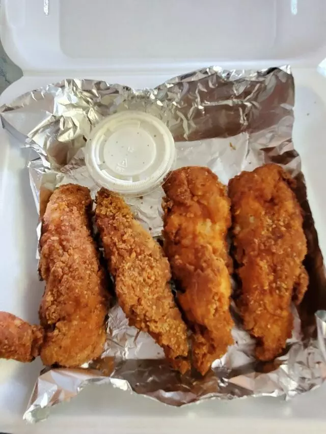 Pluckers Wing Bar - Research
