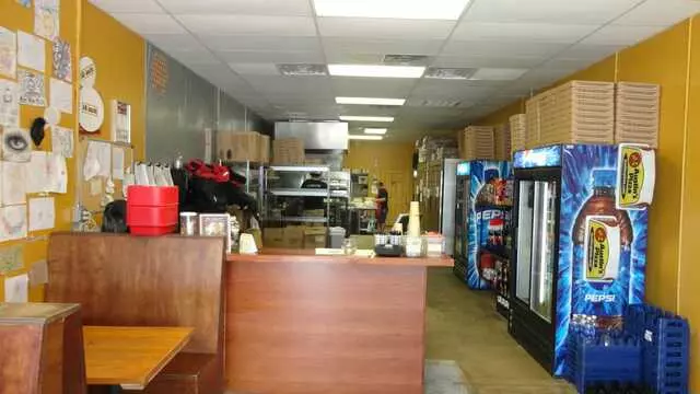 Austin’s Pizza - Braker
