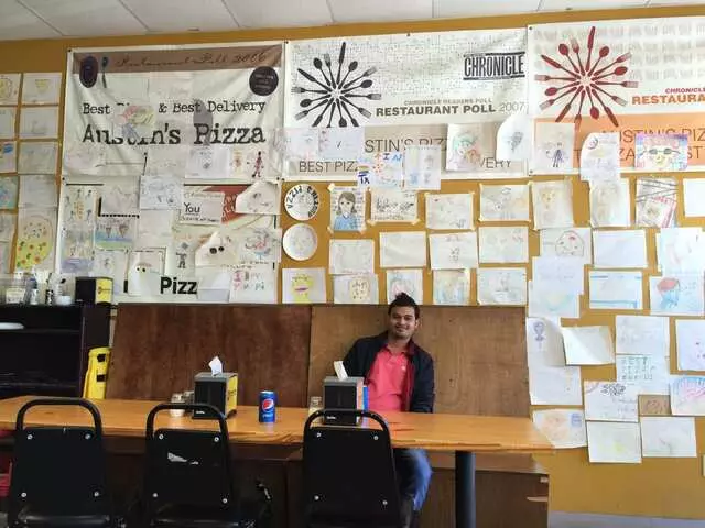Austin’s Pizza - Braker