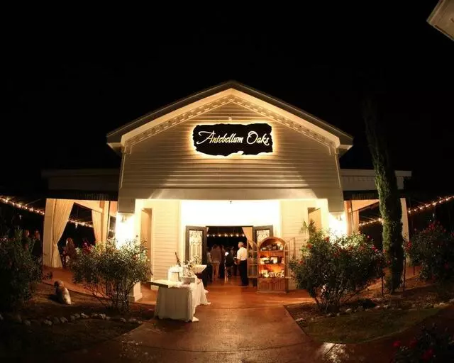 Antebellum Oaks Venue