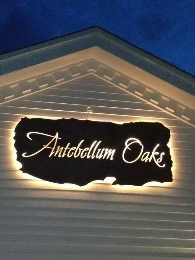 Antebellum Oaks Venue