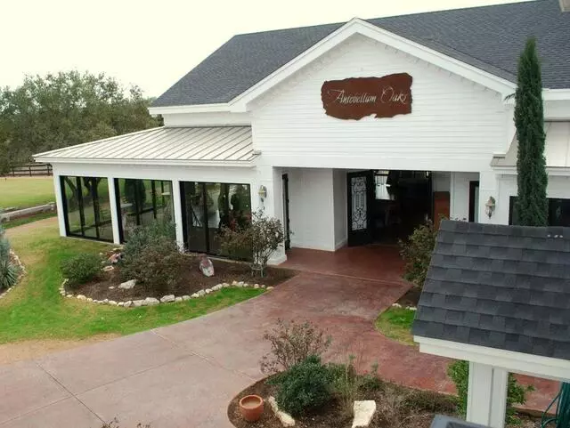 Antebellum Oaks Venue