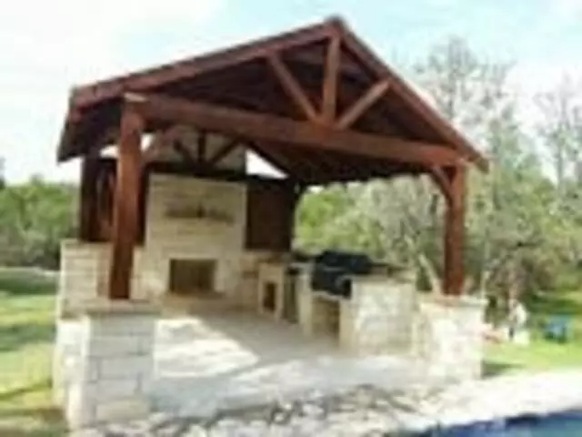 Austin Yard Builder Masonry Contractor