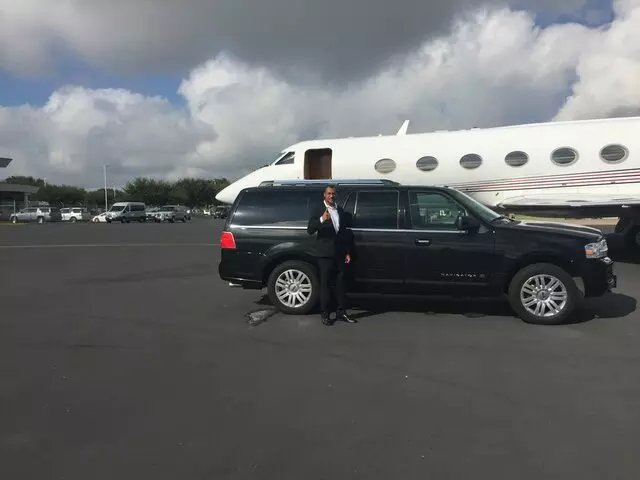 Austin Luxor Limousine