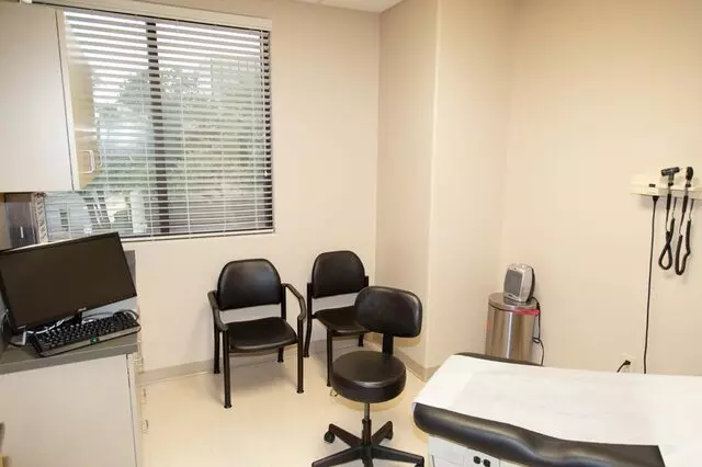 Alicia W Grossmann, MD