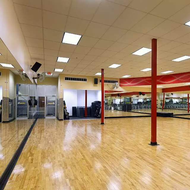 24 Hour Fitness - Parmer