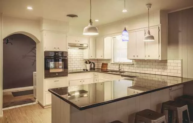 787 Realty