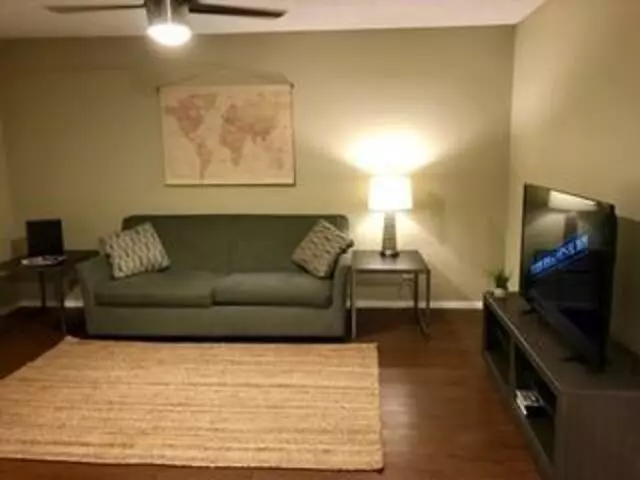 3401 At Red River