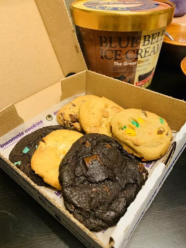 Insomnia Cookies