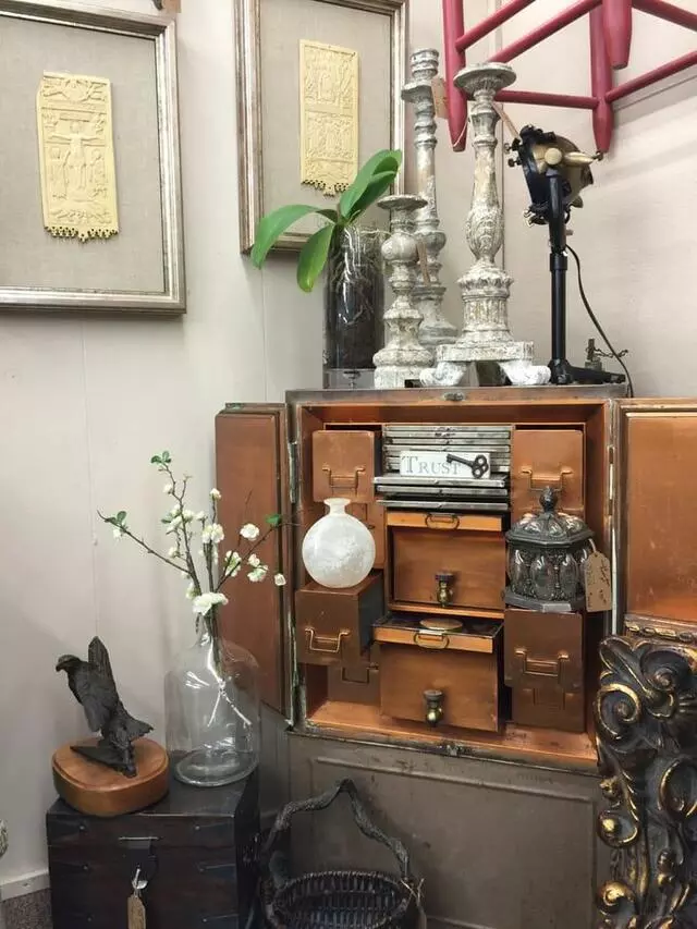 Antique Marketplace