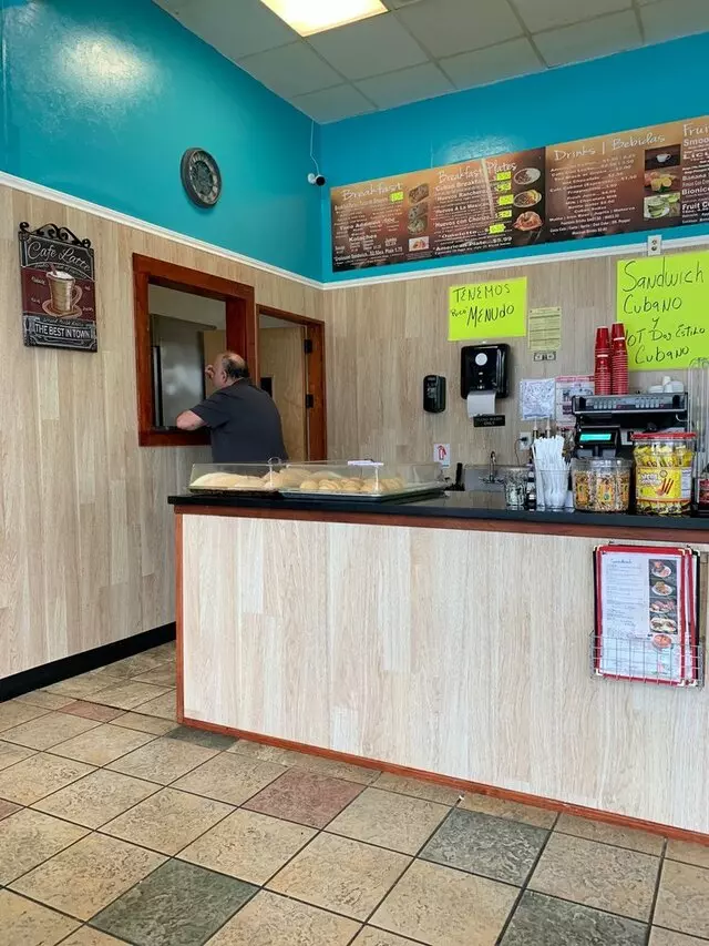 Amanecer Coffee Shop & Bakery