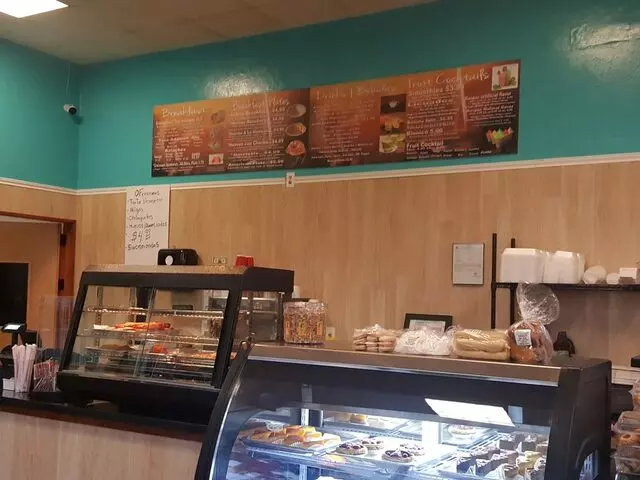 Amanecer Coffee Shop & Bakery