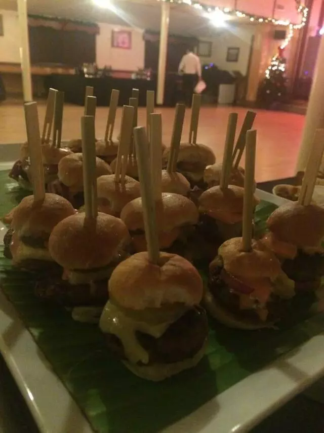 2 Dine 4 Fine Catering
