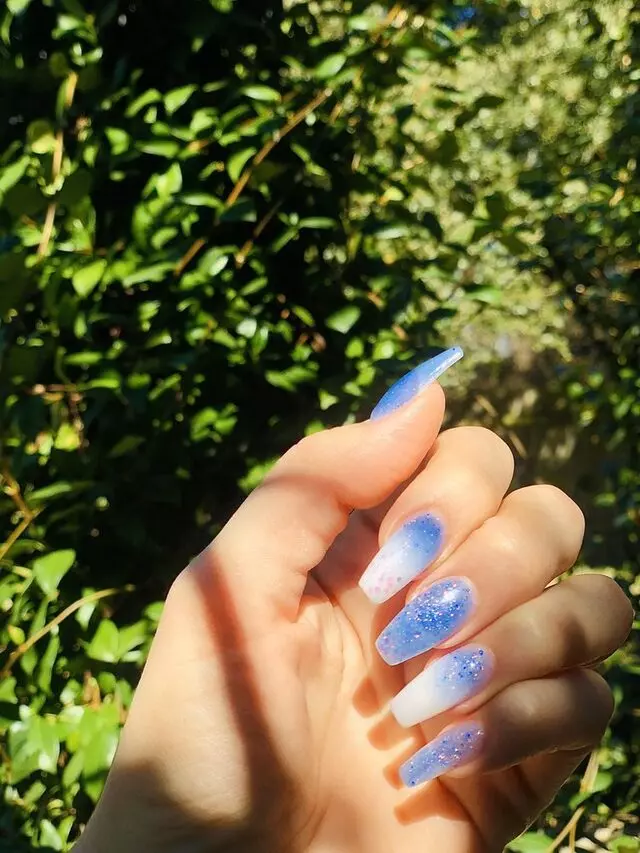Hooky Nails