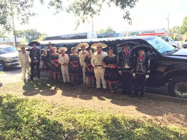 Aurora Lights Limos and Transport