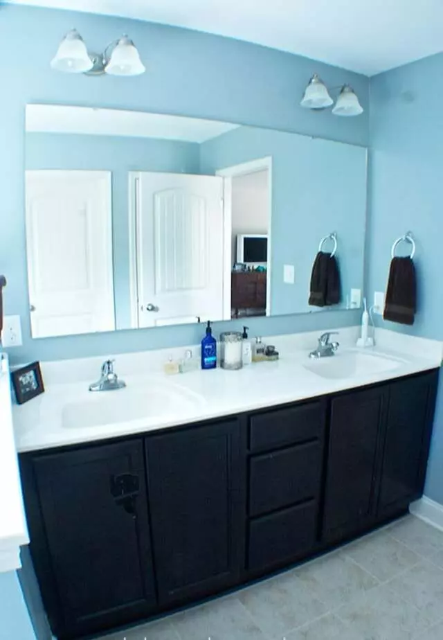 Accent Glass & Door