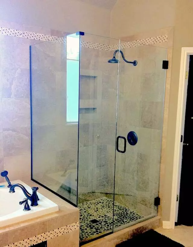 Accent Glass & Door