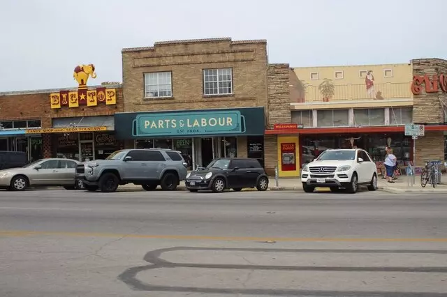 Austin Detours