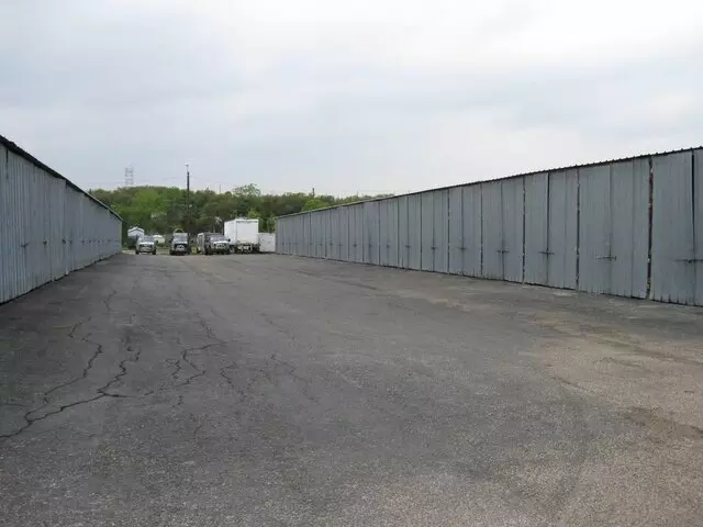 Hudson Bend Boat & Campers Storage