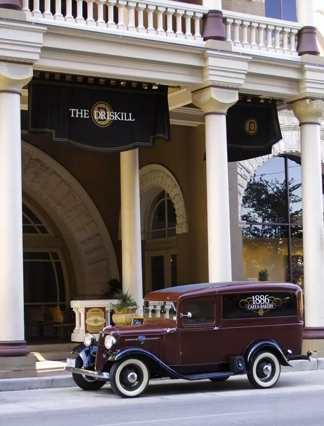1886 Cafe & Bakery