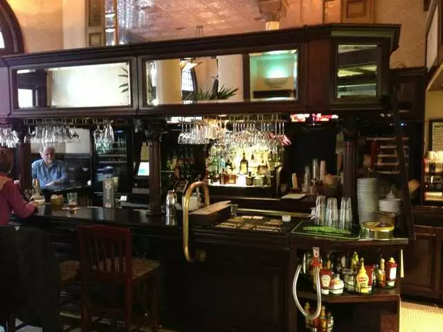 1886 Cafe & Bakery
