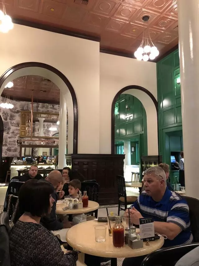 1886 Cafe & Bakery