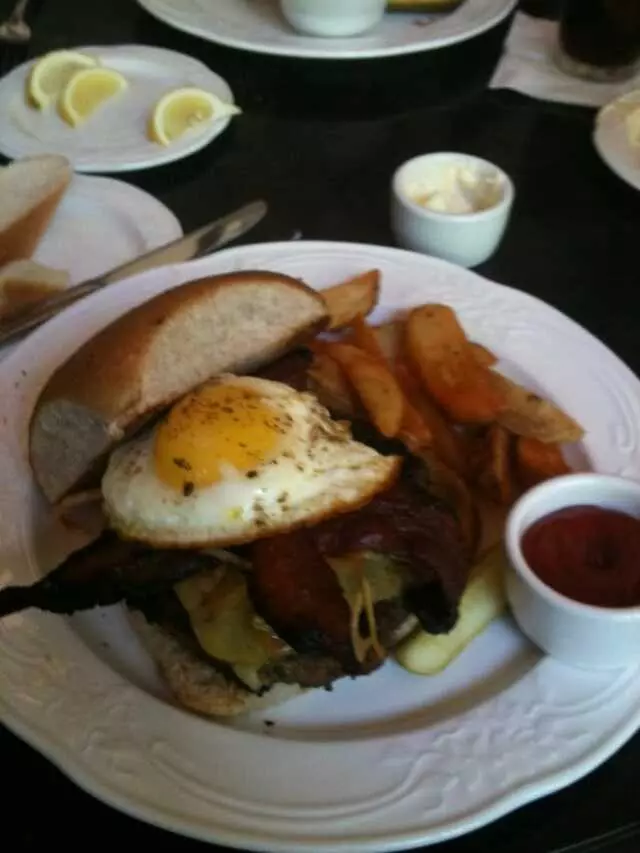 1886 Cafe & Bakery