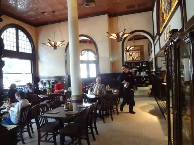 1886 Cafe & Bakery