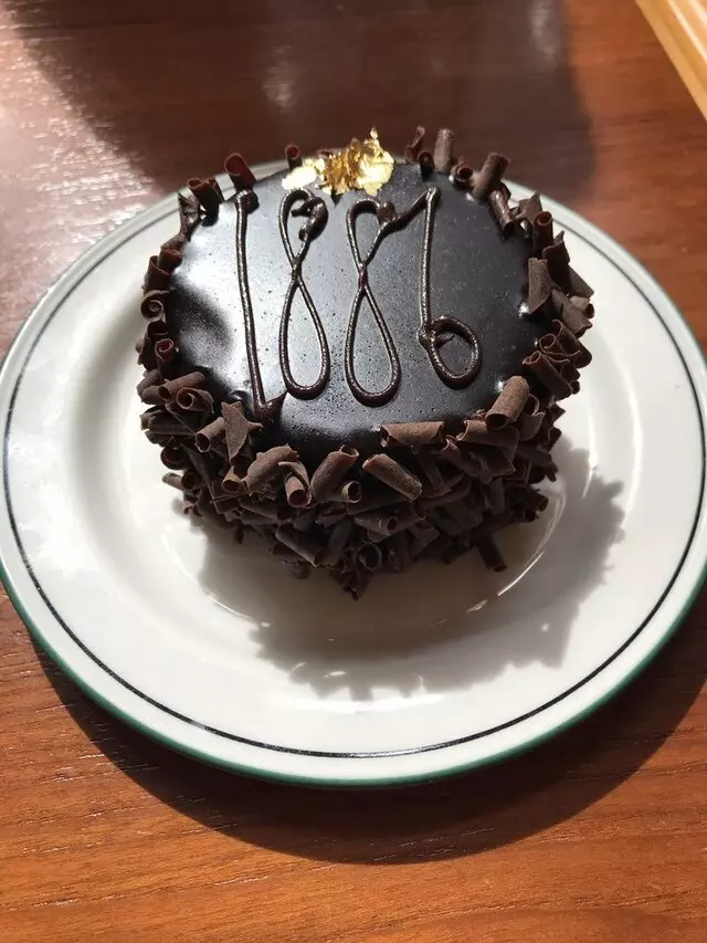 1886 Cafe & Bakery