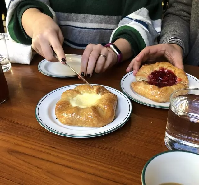 1886 Cafe & Bakery