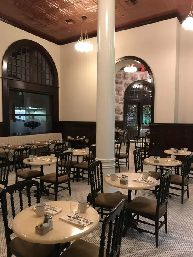 1886 Cafe & Bakery