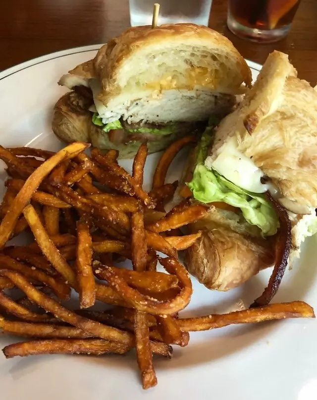 1886 Cafe & Bakery