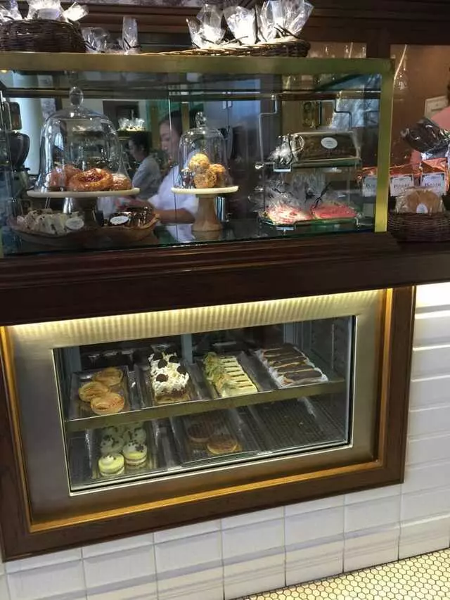 1886 Cafe & Bakery