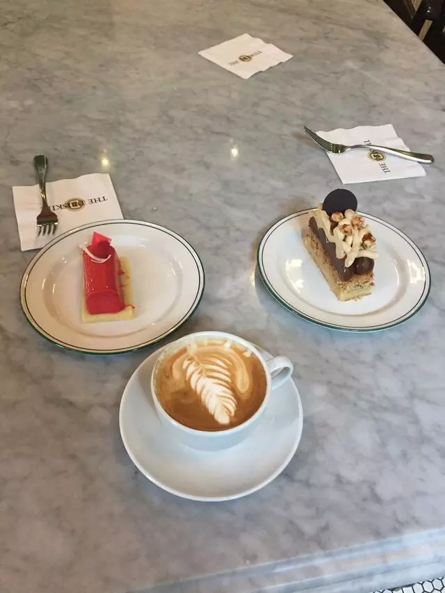 1886 Cafe & Bakery