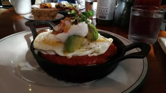 1886 Cafe & Bakery