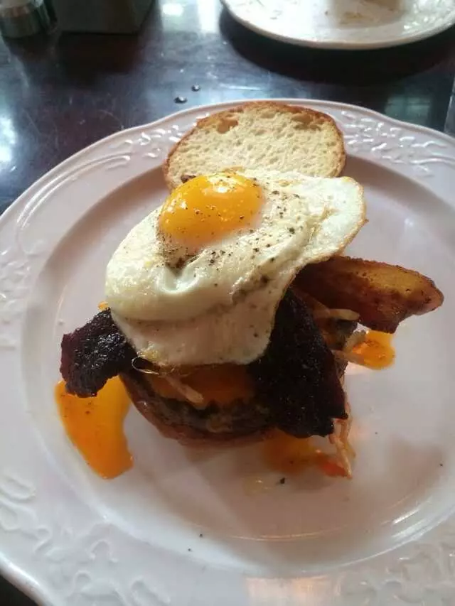 1886 Cafe & Bakery
